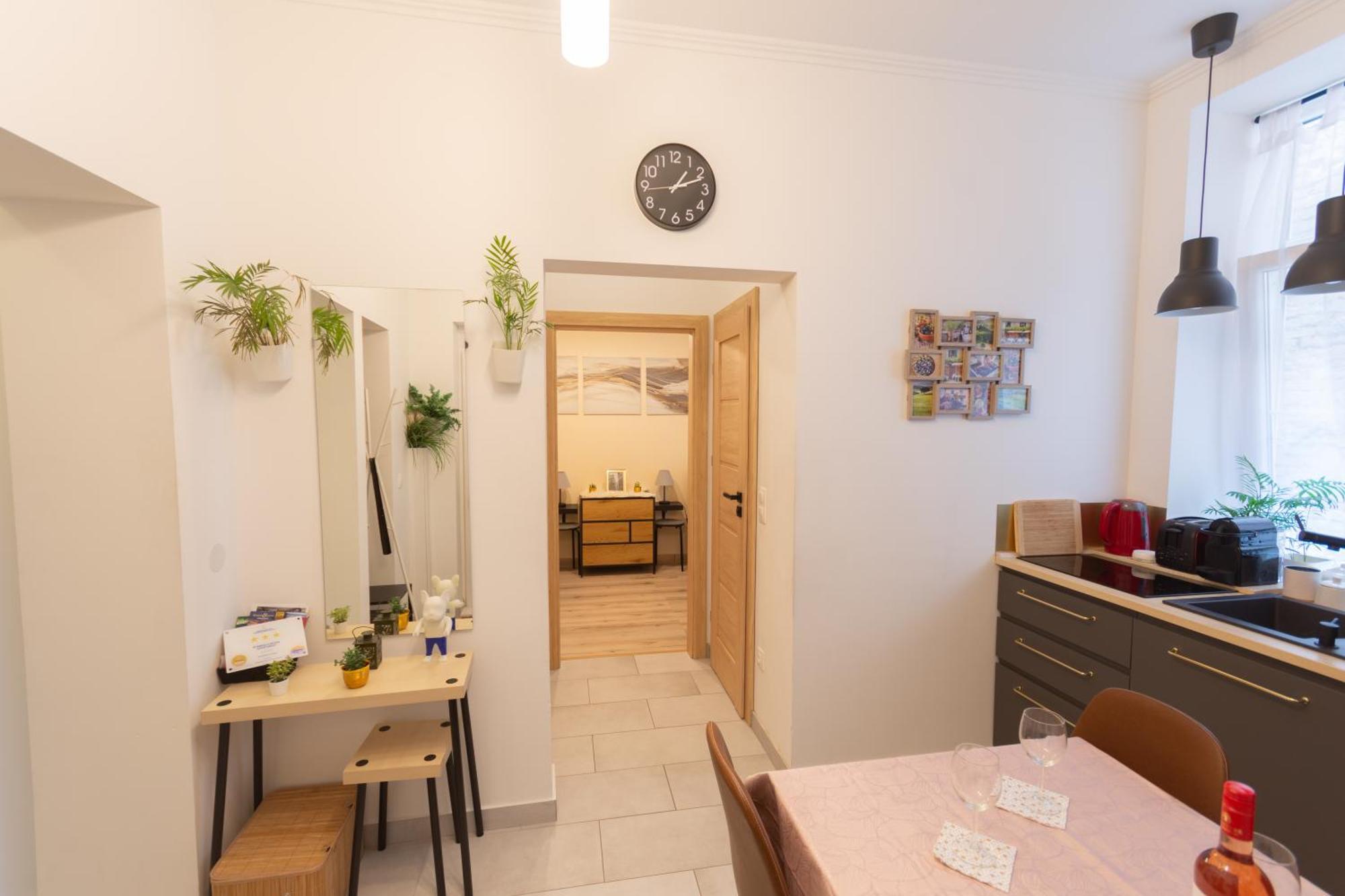 Quiet Rooms In The Bustling City Center Будапеща Екстериор снимка