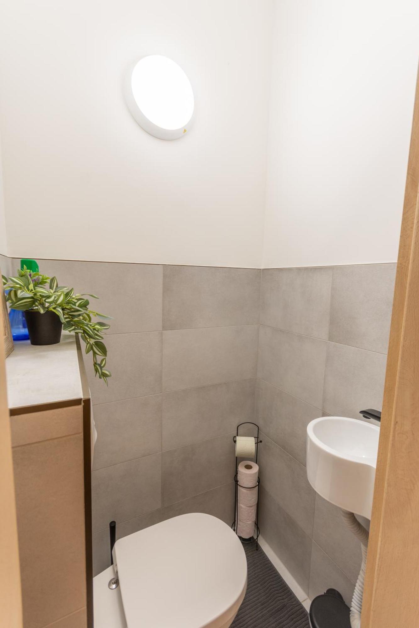 Quiet Rooms In The Bustling City Center Будапеща Екстериор снимка